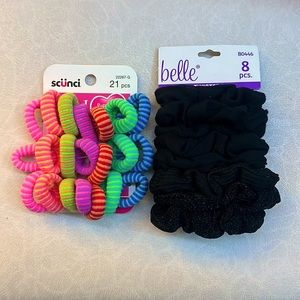 2 pack Scrunchies/Hair ties